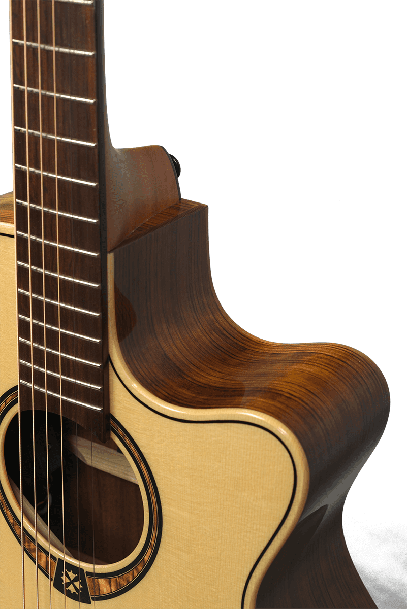 LÂG Westerngitarre Tramontane - GLA T318ACE, Auditorium, Engelmannfichte massiv - Musik-Ebert Gmbh