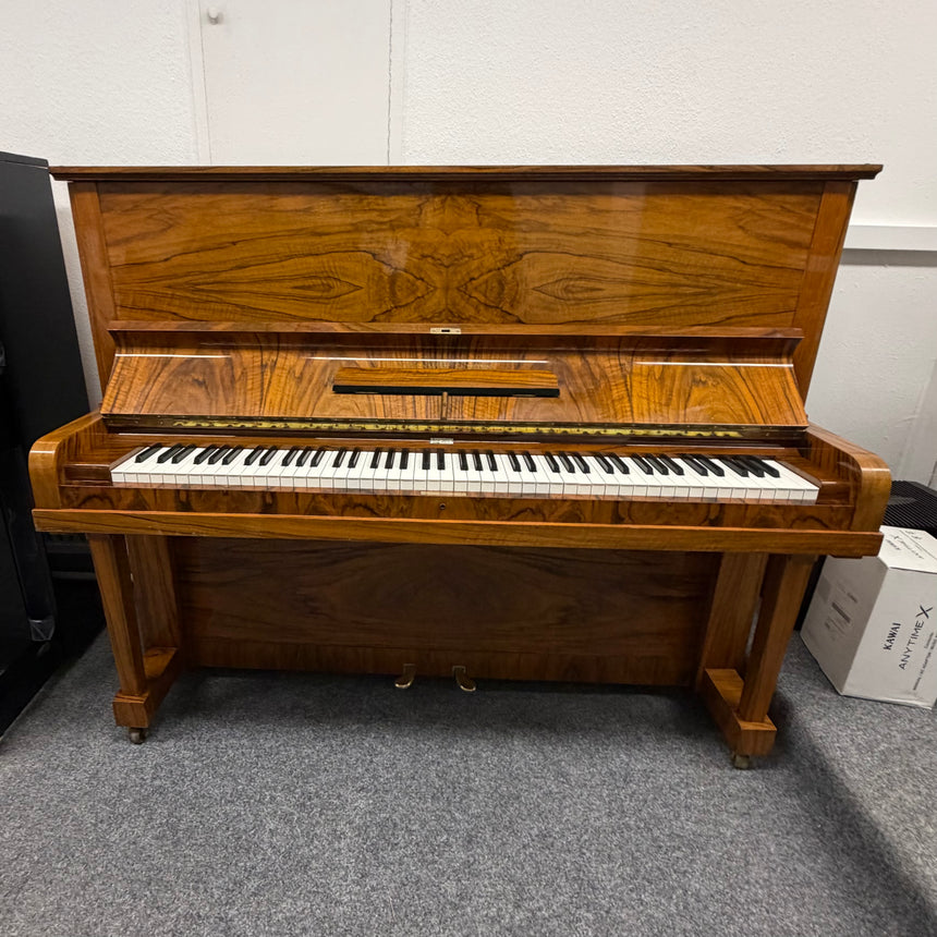 STEINWAY & SONS Klavier Mod. V-125 Wurzelnussbaum Occasion Bj. 1945 Generalüberholt (gebraucht) - Musik-Ebert Gmbh