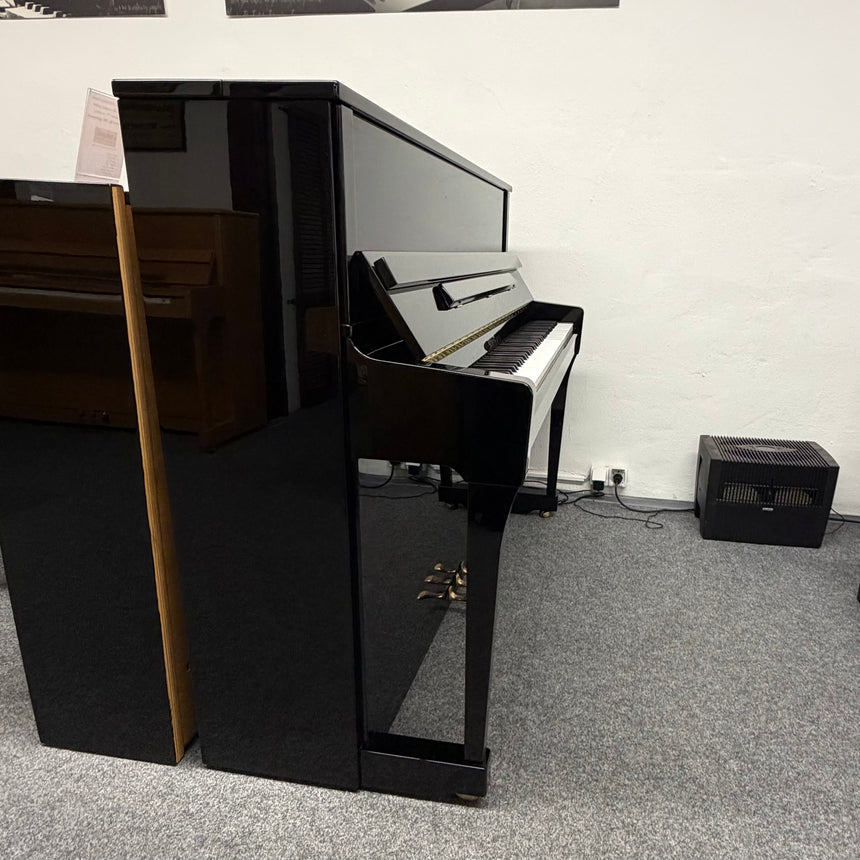 SCHIMMEL Klavier K 122 SE schwarz poliert Occasion Bj. 2002, Renner Mechanik mit Silent System - sehr guter Zustand (gebraucht) - Musik-Ebert Gmbh