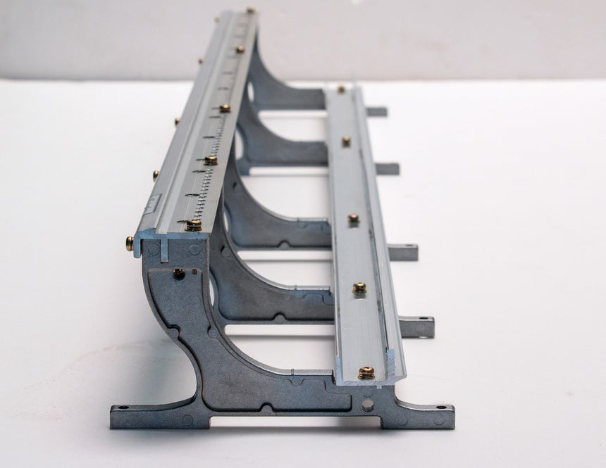 Supports et rails de mécanique du Kawai GL-50, détail de la galerie du fabricant