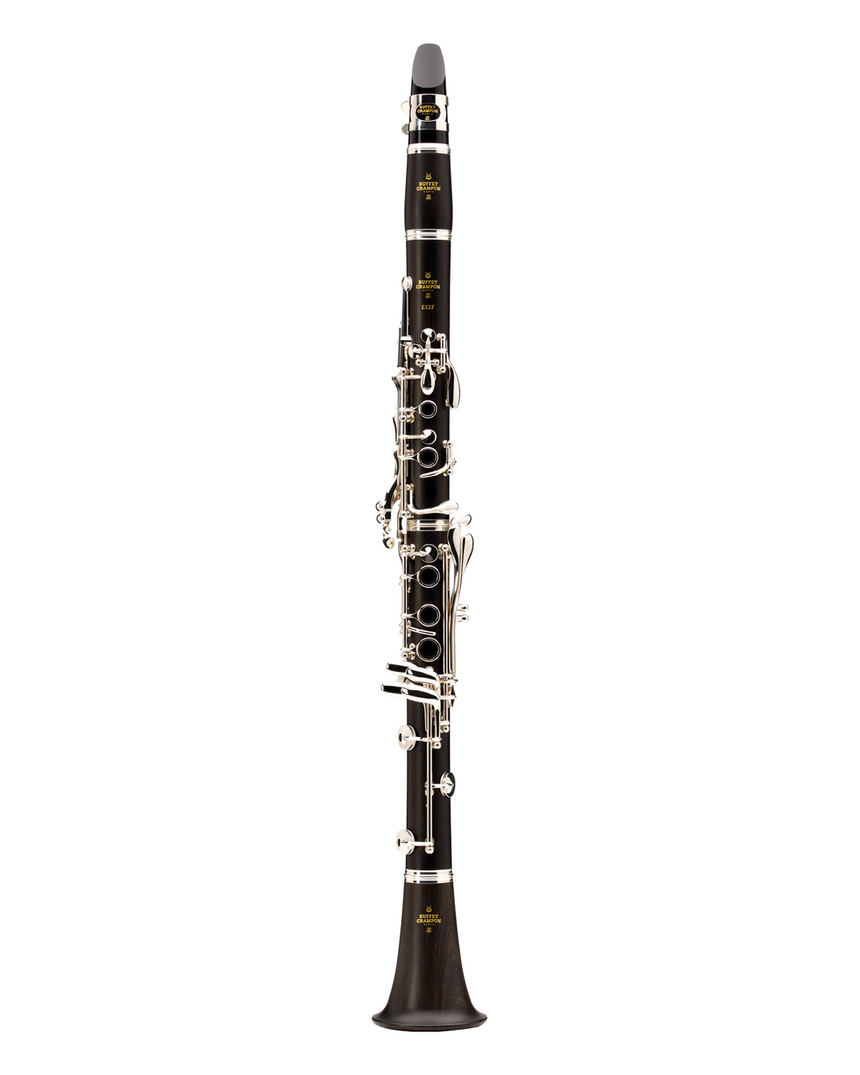 Clarinette en si bémol Buffet Crampon E12F en grenadille, clétage argenté – vue complète de face.