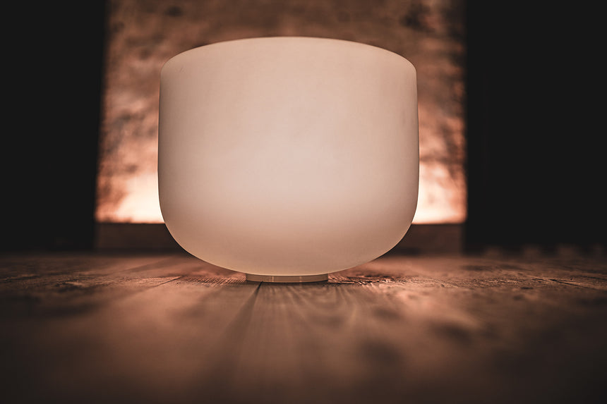 MEINL Sonic Energy CSB12E, blanc dépoli – sous un éclairage chaleureux