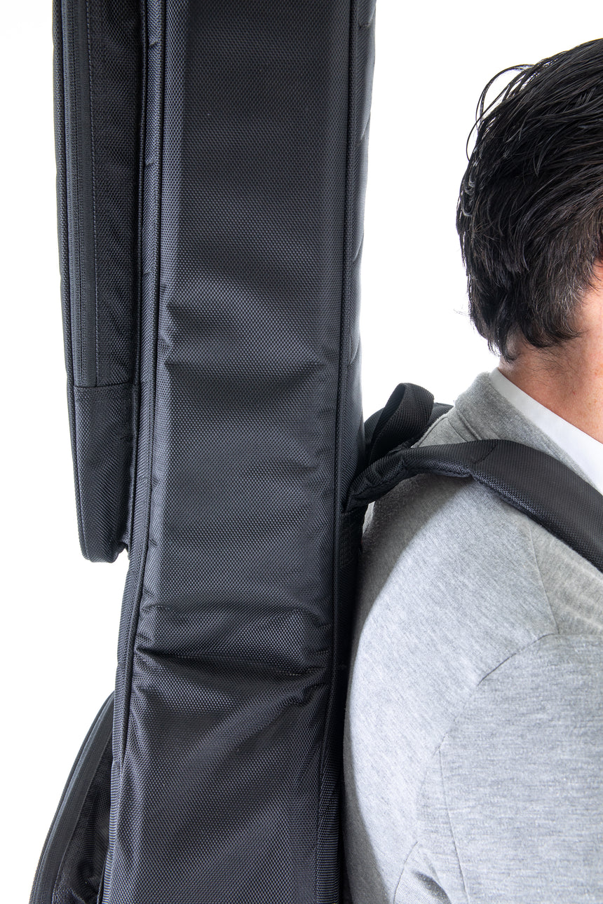 GEWA Cross 30 4/4 classical guitar gig bag 215.505, black – backpack carrying view