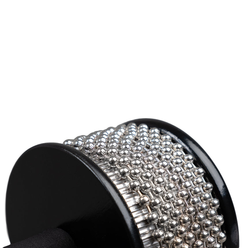 Cabasa SEPCAB2, 115 mm, noire – gros plan des billes métalliques