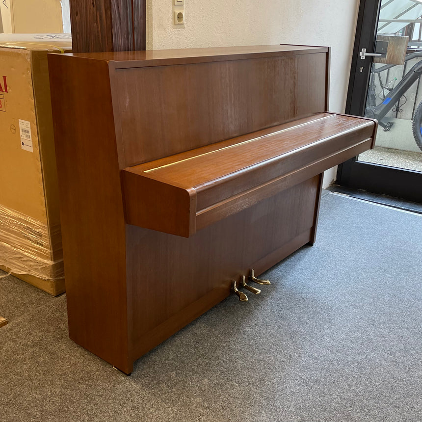 Yamaha Klavier M1J Nussbaum satiniert (gebraucht) - Musik-Ebert Gmbh