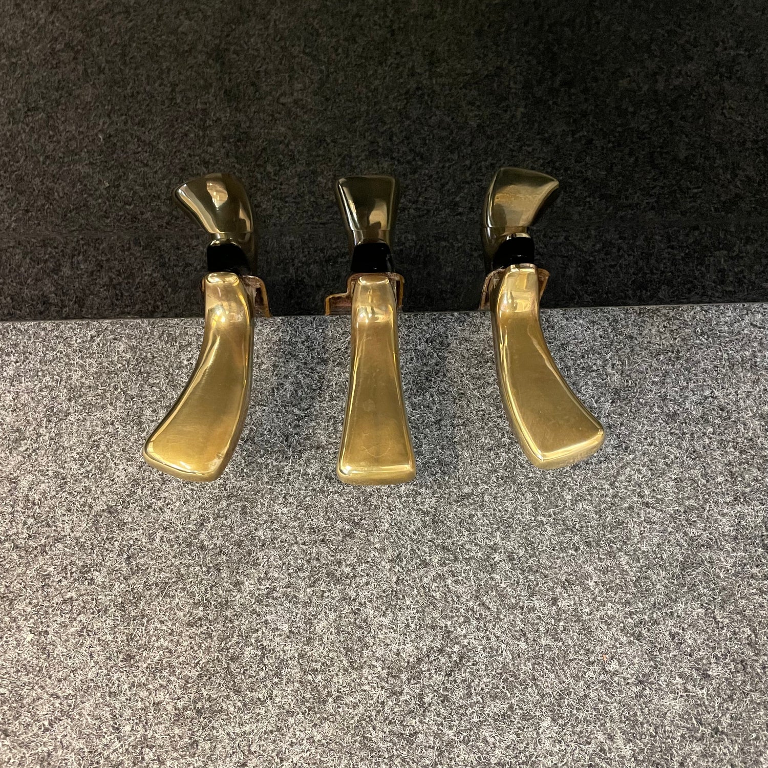 Yamaha V-118 Klavier Mod. Vienna Bj. 2000 - schwarz poliert (gebraucht) - Musik-Ebert Gmbh