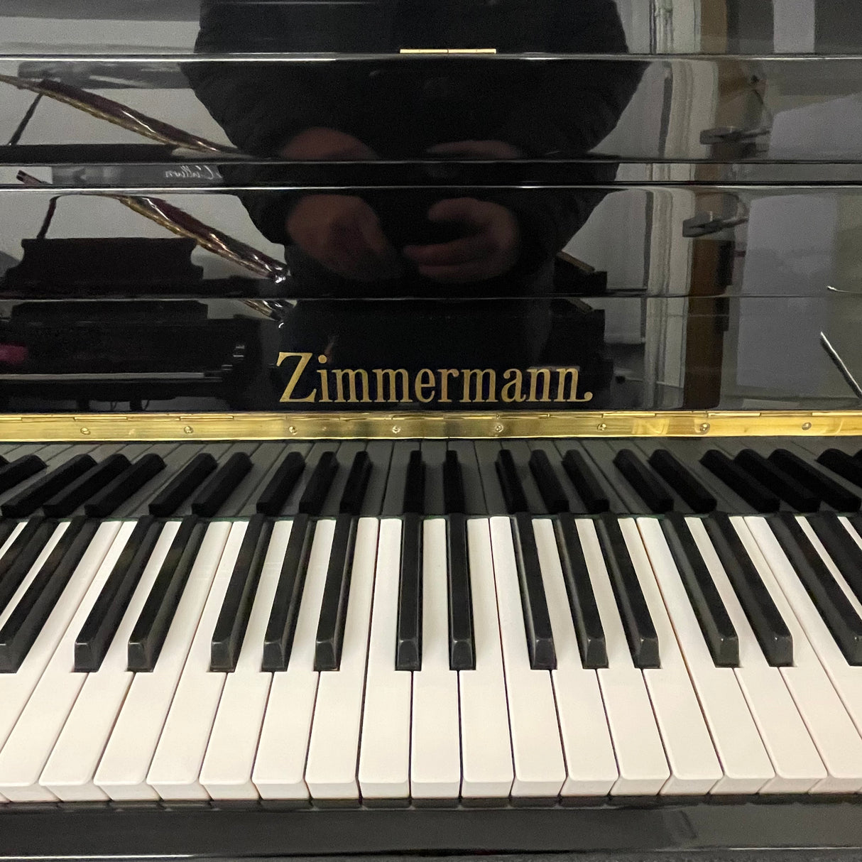 Zimmermann Klavier 109M schwarz poliert Bj. 1992 (gebraucht) - Musik-Ebert Gmbh