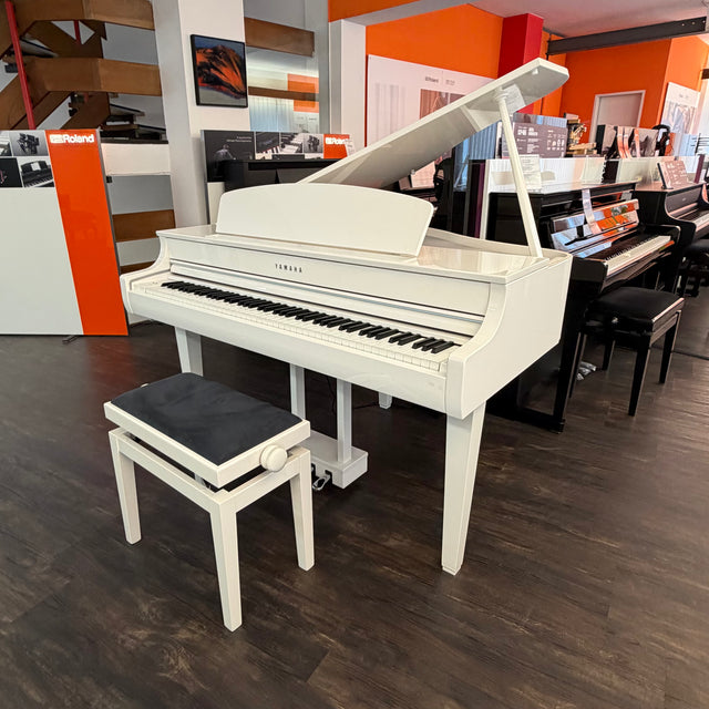 YAMAHA CLP-765 GP DIGITALFLÜGEL – WEISS HOCHGLANZ - sehr guter Zustand (gebraucht) + Klavierbank - Baujahr 2021 - Musik-Ebert Gmbh