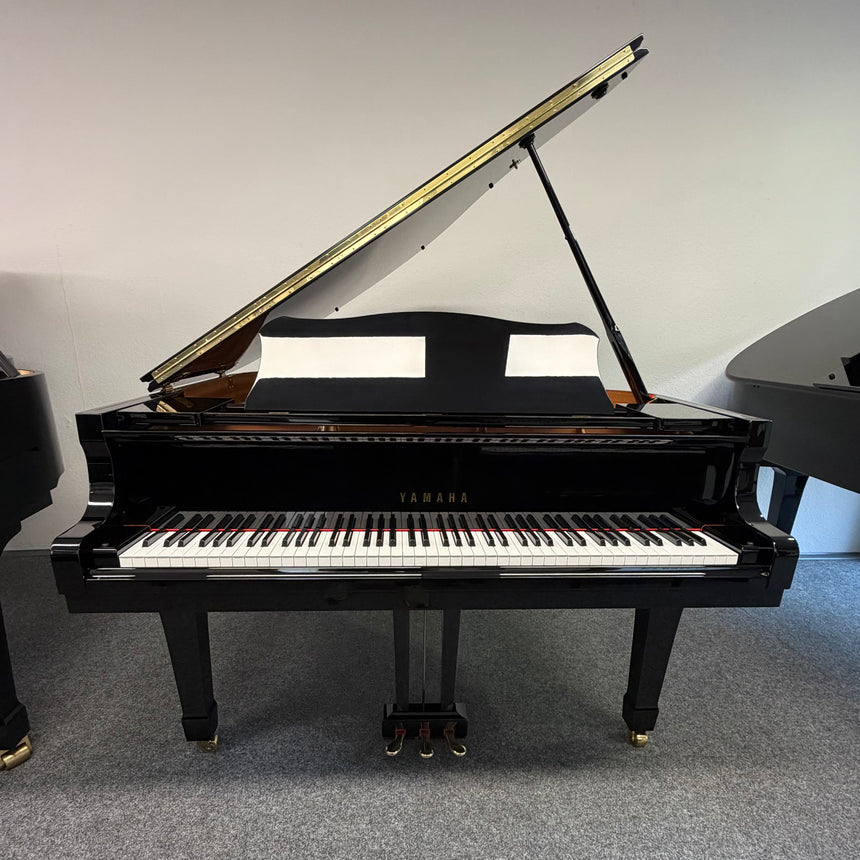 Yamaha Flügel Mod. C 1  schwarz poliert 161 cm Occasion Bj. 2006, Bestzustand (gebraucht) - Musik-Ebert Gmbh