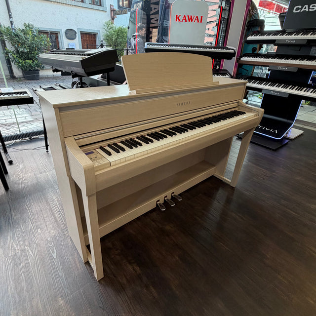 Yamaha E - Piano CLP - 675 white ash Occasion, sehr guter Zustand Bj. 2020 (gebraucht) - Musik-Ebert Gmbh