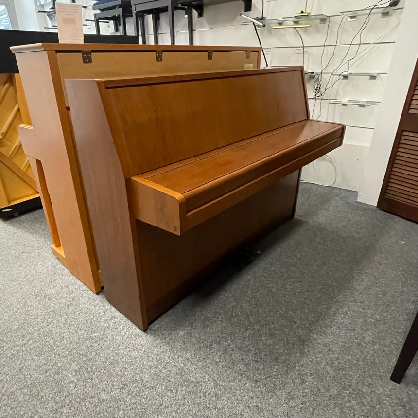 Yamaha Klavier M5J Nussbaum Bj. 1986 Original made in Japan (gebraucht) - Musik-Ebert Gmbh