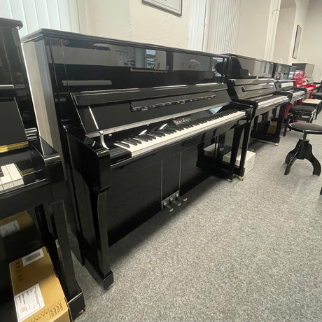 W.Schimmel Klavier 120 Classic Occasion schwarz poliert Silver Line Bj. 2004 Bestzustand mit Renner Mechanik (gebraucht) - Musik-Ebert Gmbh