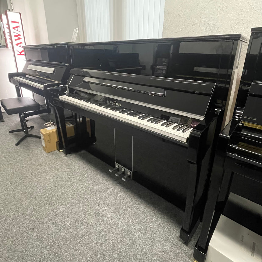 W.Schimmel Klavier 120 Classic Occasion schwarz poliert Silver Line Bj. 2004 Bestzustand mit Renner Mechanik (gebraucht) - Musik-Ebert Gmbh