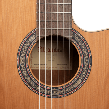 Alhambra Z-Nature CW EZ Konzertgitarre mit Tonabnehmer 4/4 mit Tasche - Musik-Ebert Gmbh