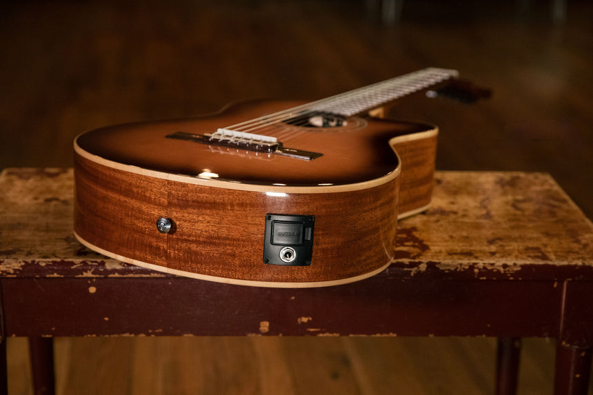 ORTEGA Performer Series Konzertgitarre Cutaway - Preamp + Tasche - Musik-Ebert Gmbh