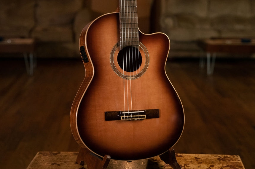 ORTEGA Performer Series Konzertgitarre Cutaway - Preamp + Tasche - Musik-Ebert Gmbh