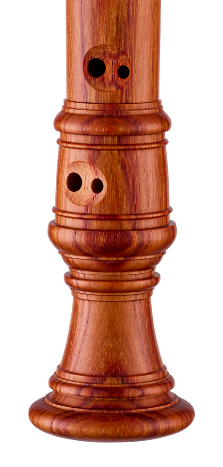 Moeck Rottenburgh 4208 Sopranblockflöte aus Rosenholz – Detail von Doppellöchern und Fußstück