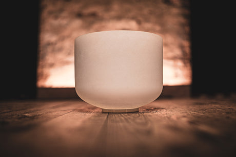 MEINL Sonic Energy CSB9A, white frosted – in warm lighting