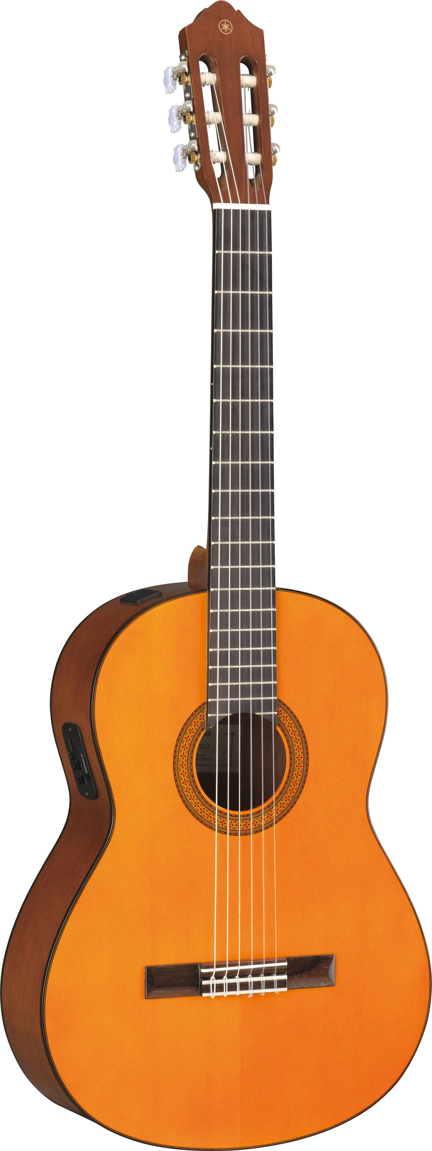 Yamaha CGX102, Natur – schräge Vorderansicht