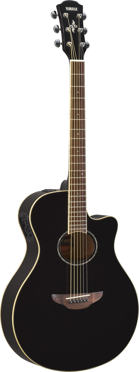 Yamaha APX600, schwarz – Vorderansicht