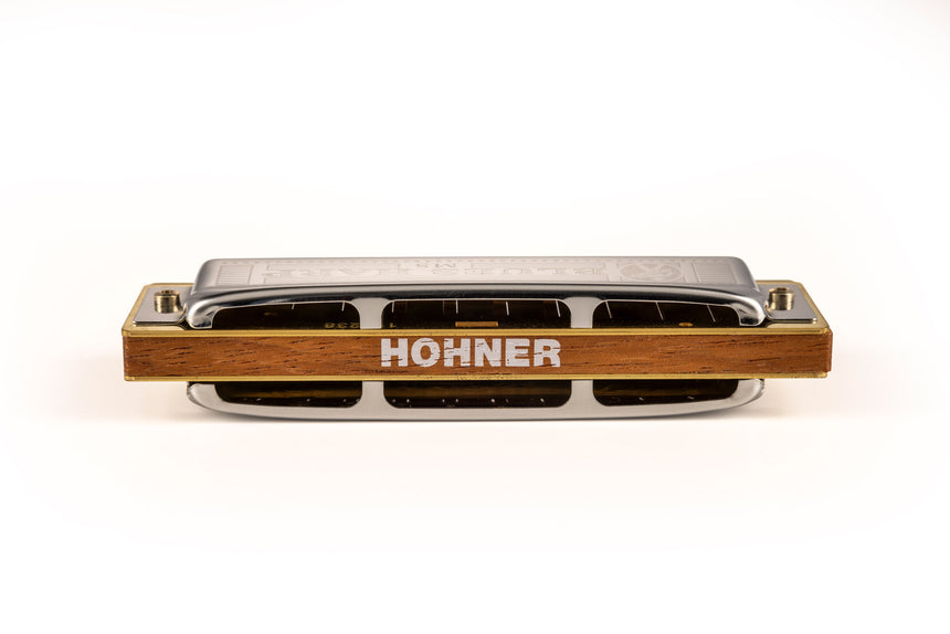 Hohner Blues Harp MS, brown wooden comb and metal covers – rear view and wooden comb