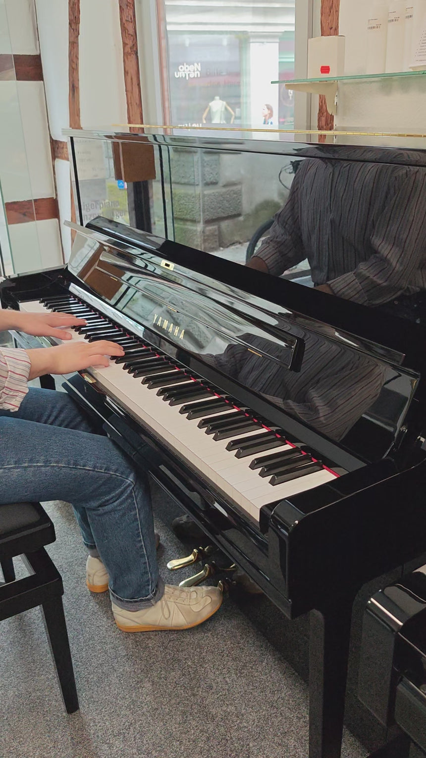 Yamaha Klavier YUS 1 SH TA schwarz poliert Occasion, Bestzustand, Bj. 2016 (gebraucht)