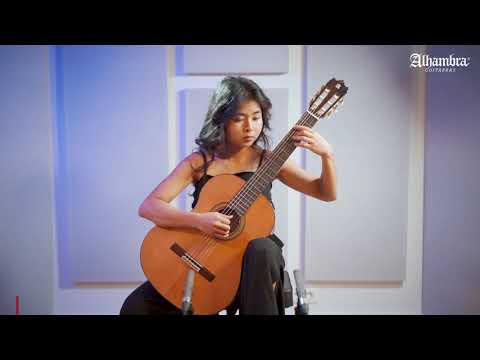 Alhambra 4P classical guitar 4/4 with bag