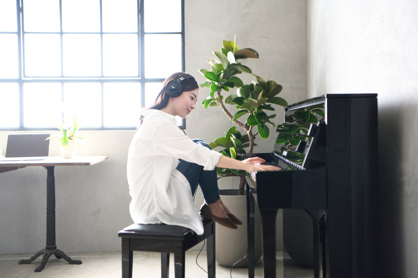 Kawai Novus NV 5S Hybrid Piano Schwarz poliert - Musik-Ebert Gmbh